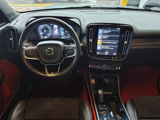 VOLVO XC40 2.0 T5 GASOLINA MOMENTUM AWD GEARTRONIC